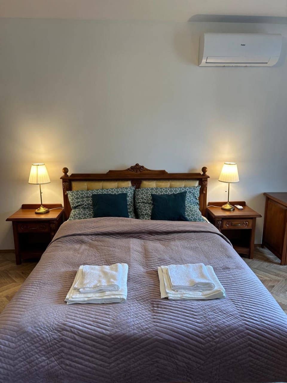 Bed, Bedroom, towels, air conditioner