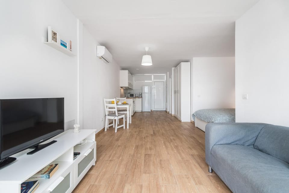 Kitchen or kitchenette, Living room, Dining area