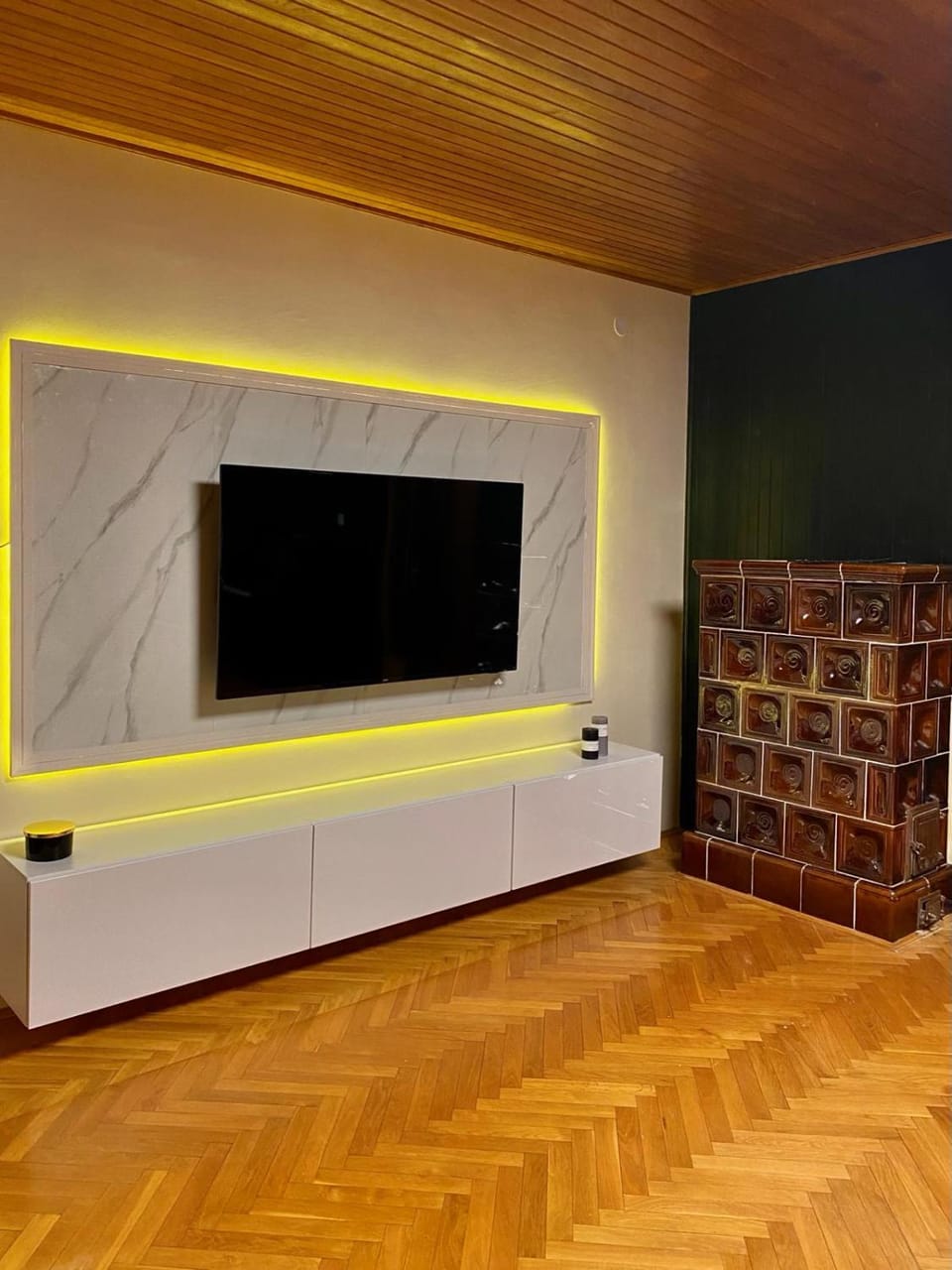 Communal lounge/ TV room, Evening entertainment