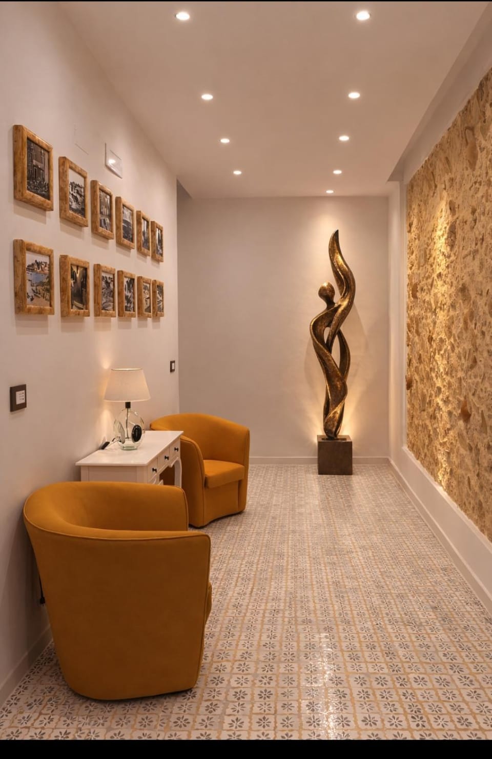 Facade/entrance, Decorative detail