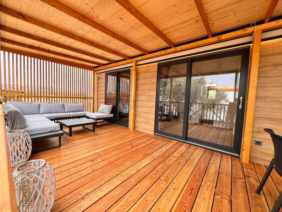 Patio, Seating area