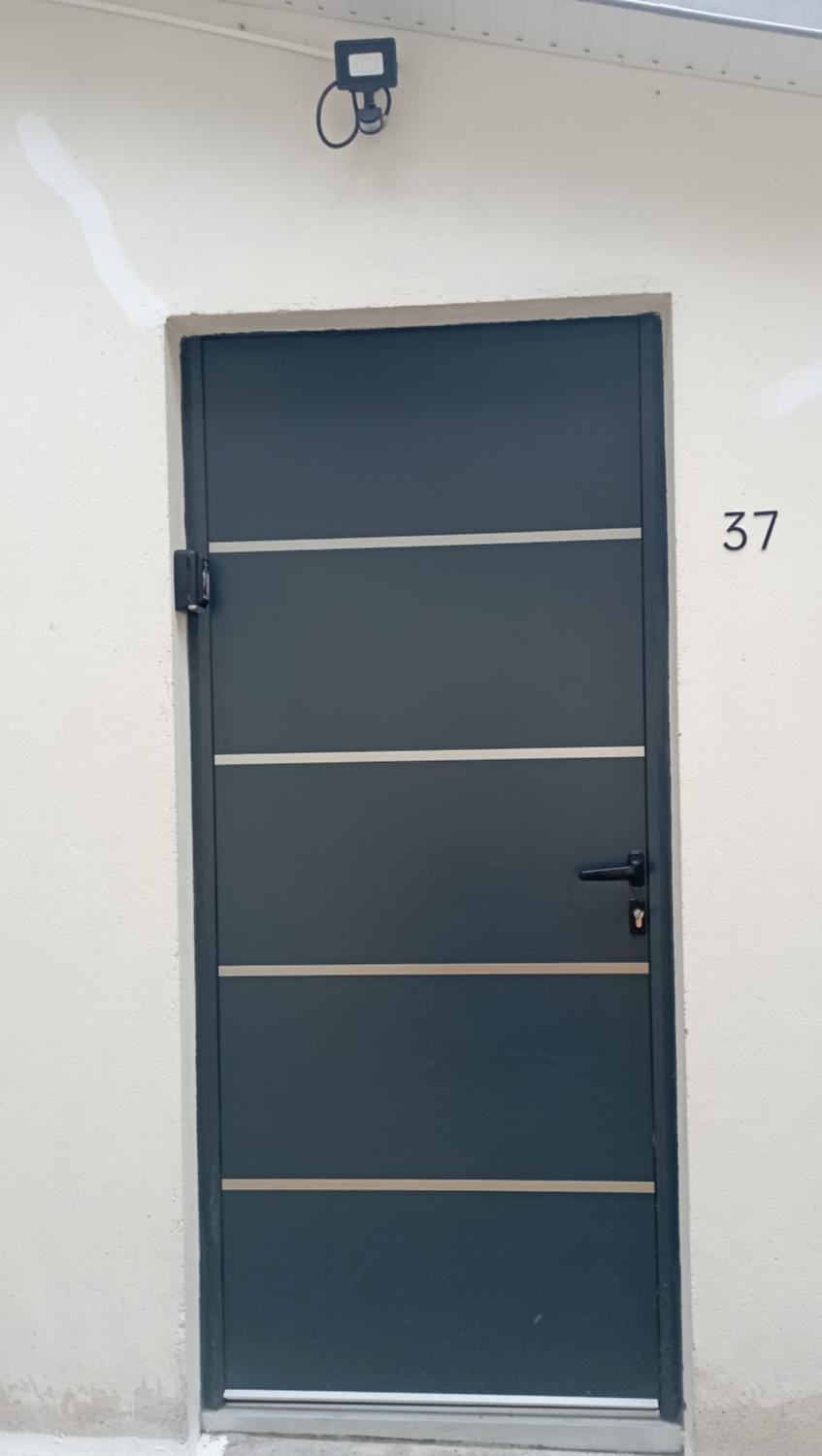 Studio Centre ville Claye Souilly Parking communal Gratuit Apartment in Île-de-France