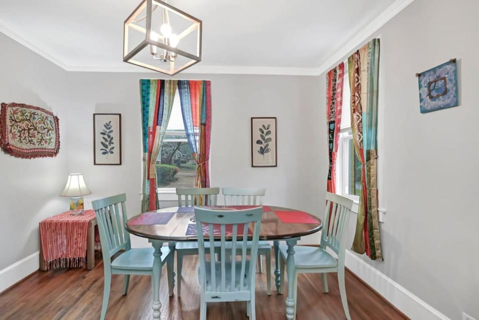 Unique 3BR - Sleeps 6 House in Columbia