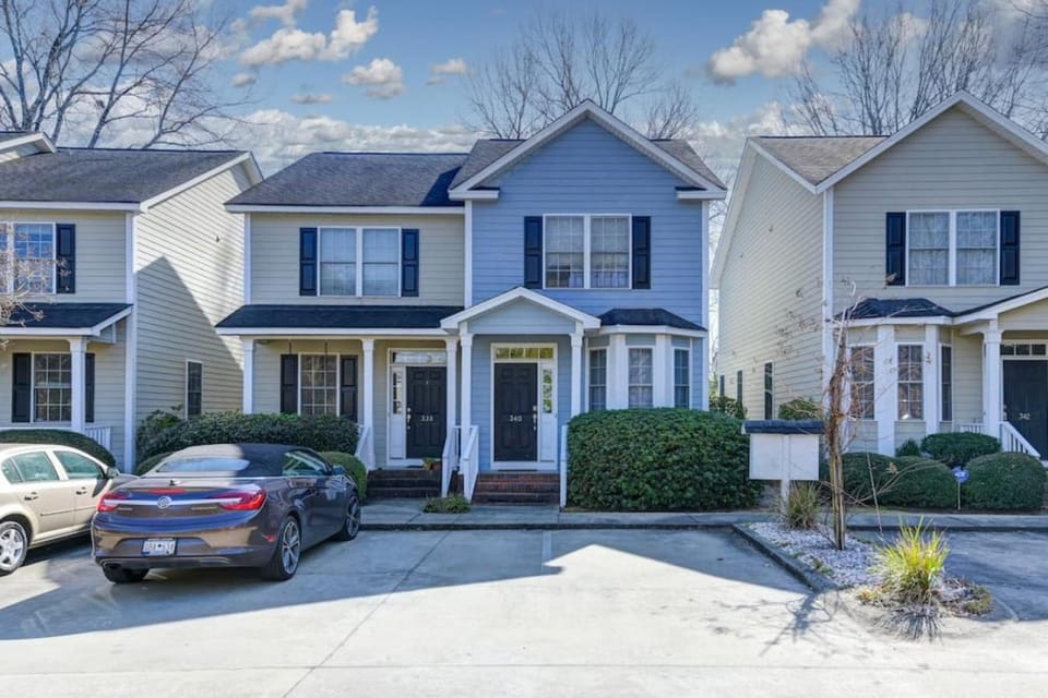 Cozy 2BR Home Near Ft Jackson House in Columbia