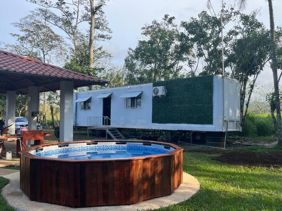 Trailer House House in Alajuela Province