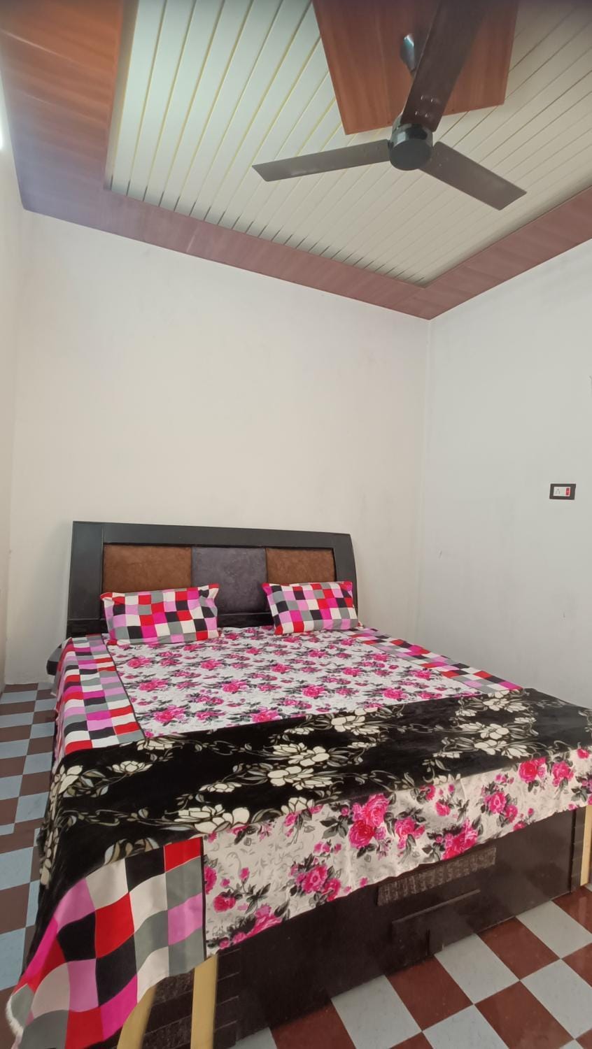 Bed, Photo of the whole room, Bedroom, fireplace