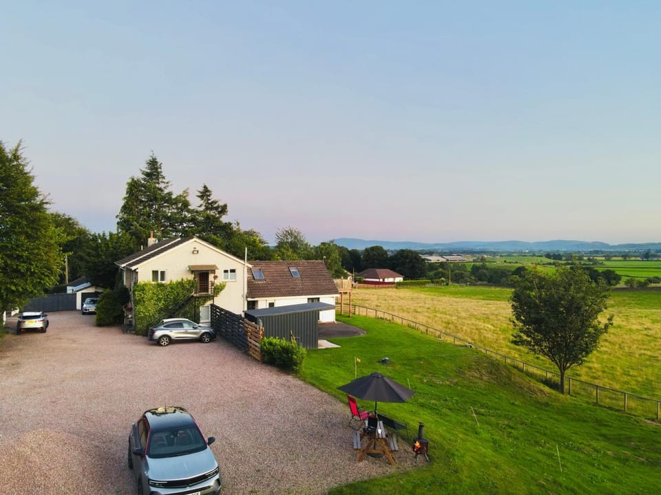 Property building, Day, Neighbourhood, Natural landscape, Bird's eye view, Parking