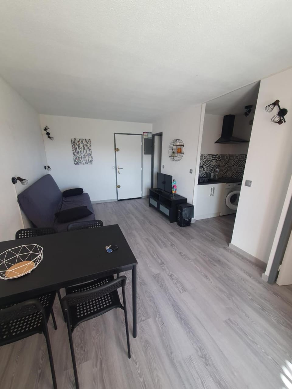 LES TERRASSES DE LA BARONNIE Appartement climatisé avec 1 chambre et piscine ouverte du 23 Mai au 27 Septembre Parking securisé disponible sans supplement Apartment in Le Grau-du-Roi