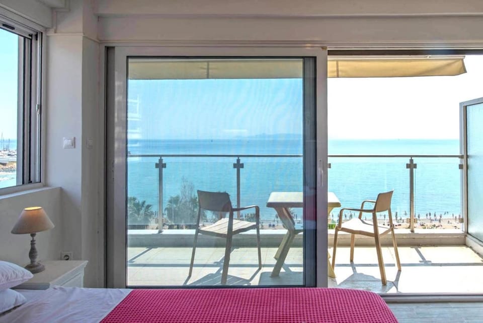 Breathtaking seaview studio in Athenian Riviera Apartment in Alimos
