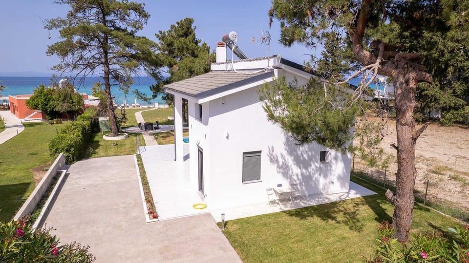 Aura Beachfront Private Pool Villa House in Halkidiki