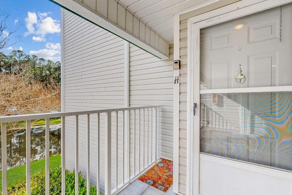 Sunny Shores Retreat Apartment in Garden City