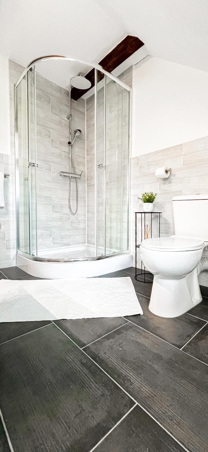 Shower, Toilet, Bathroom