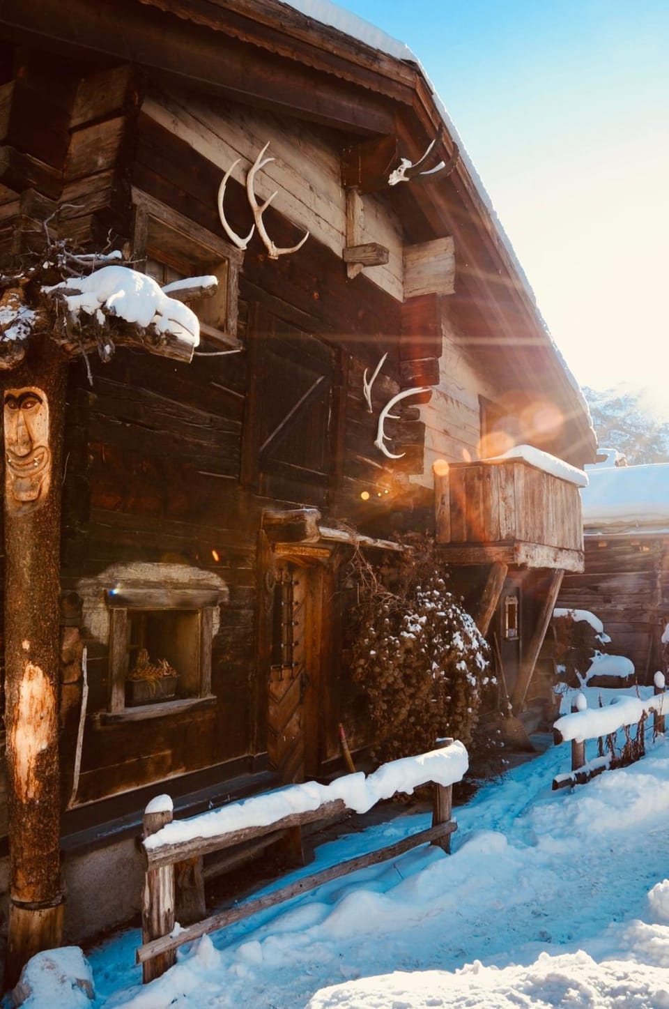 Nearby landmark, Neighbourhood