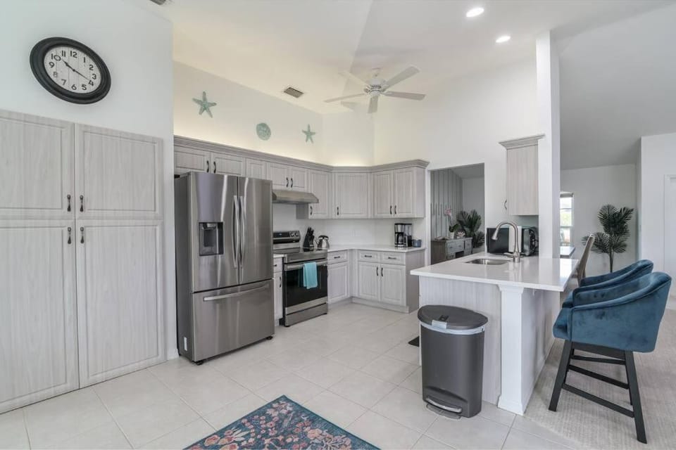 Kitchen or kitchenette, dishwasher, fireplace, minibar, pet friendly, stove