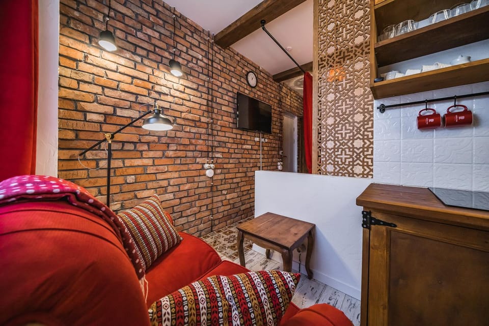 TV and multimedia, Kitchen or kitchenette, Living room, Seating area