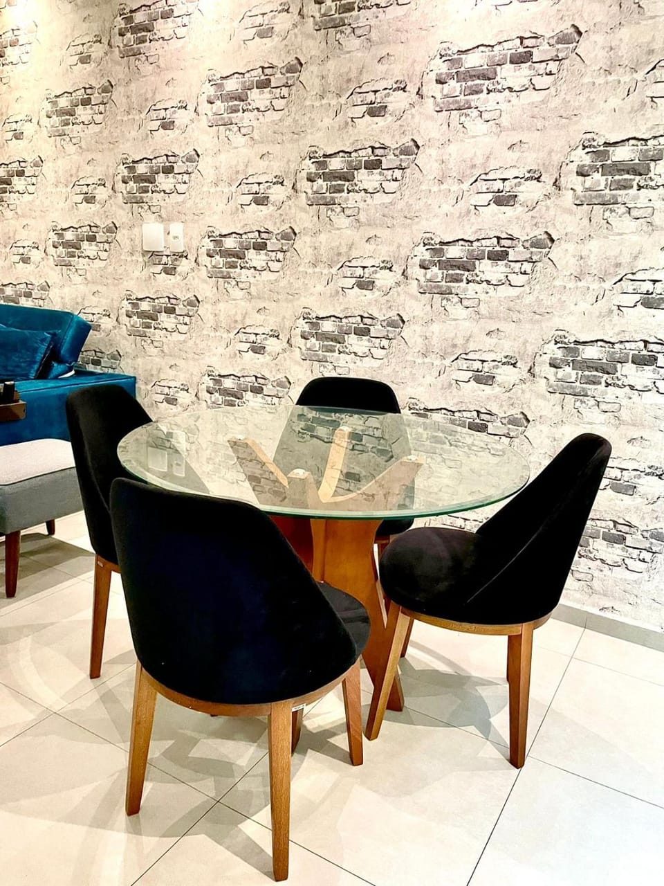 Dining area, Meals