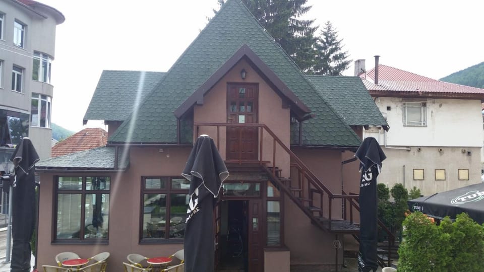 Art 2 Apartment in Zlatibor District, Serbia