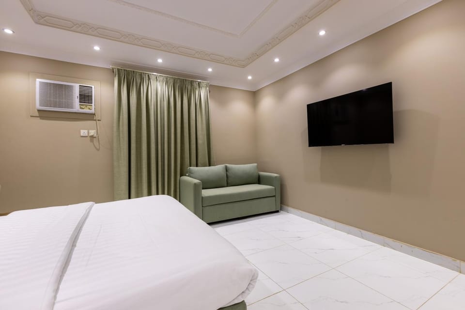 Communal lounge/ TV room, Photo of the whole room, Bedroom