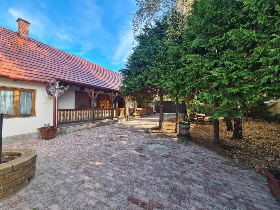 Property building, Garden, Garden view