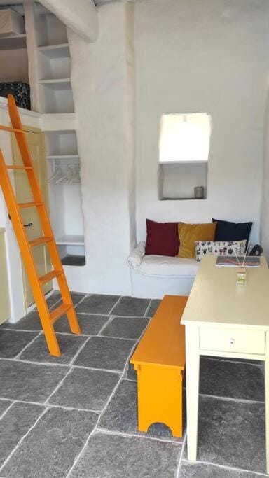 Hidden Gem - Sifnos, Kastro. Apartment in Milos