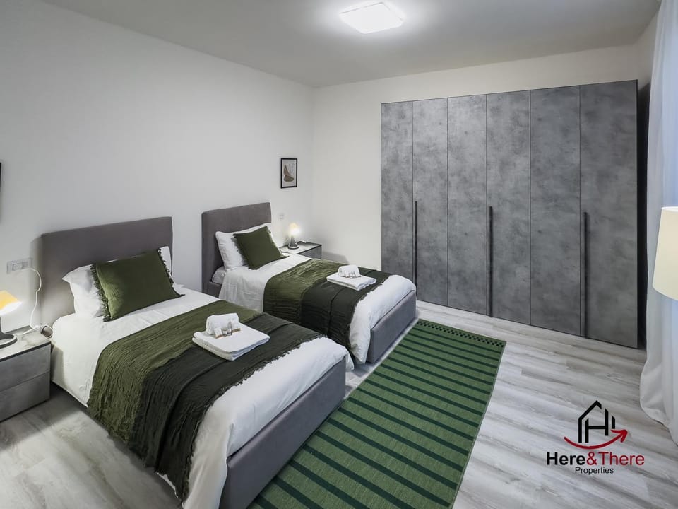 Bed, Photo of the whole room, Bedroom, locker, towels, wardrobe, air conditioner