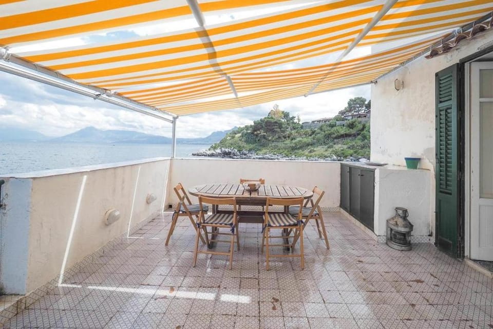 Day, Natural landscape, View (from property/room), Balcony/Terrace, Balcony/Terrace, Dining area, Mountain view, Sea view