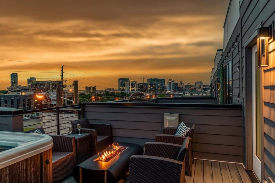 LUXE-Tennessee Row-Heart of Gulch-Mins to Broadway House in Nashville