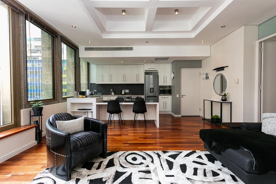 Kitchen or kitchenette, Seating area, Dining area