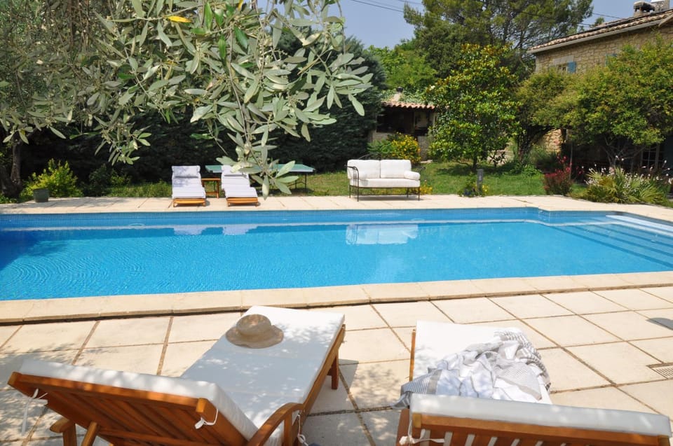 Swimming pool, sunbed