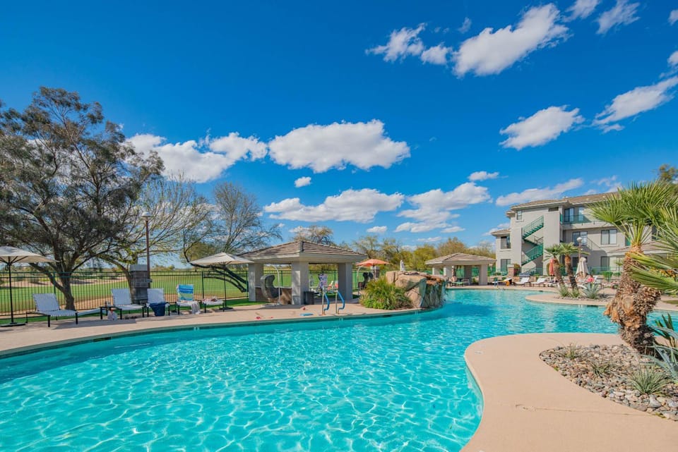 Day, Pool view, Swimming pool, sunbed