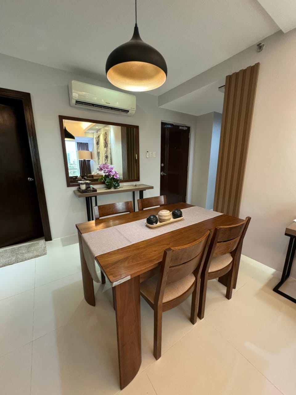 Monarch Suites at Padgett Cebu w/ pool near Ayala Apartment in Lapu-Lapu City
