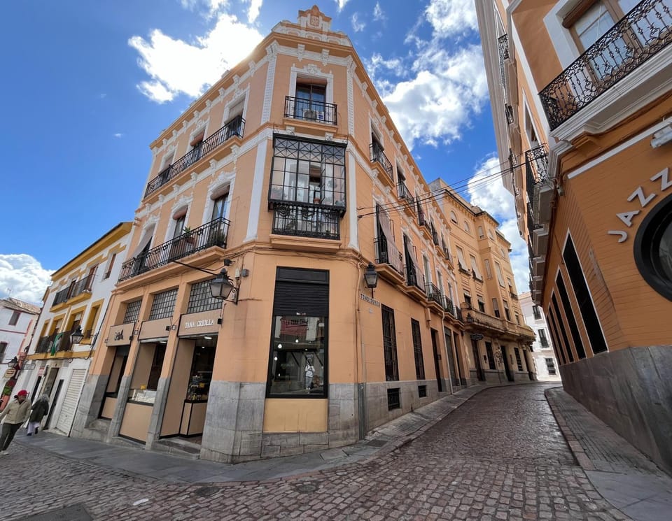 Property building, Day, Neighbourhood, Street view, Location