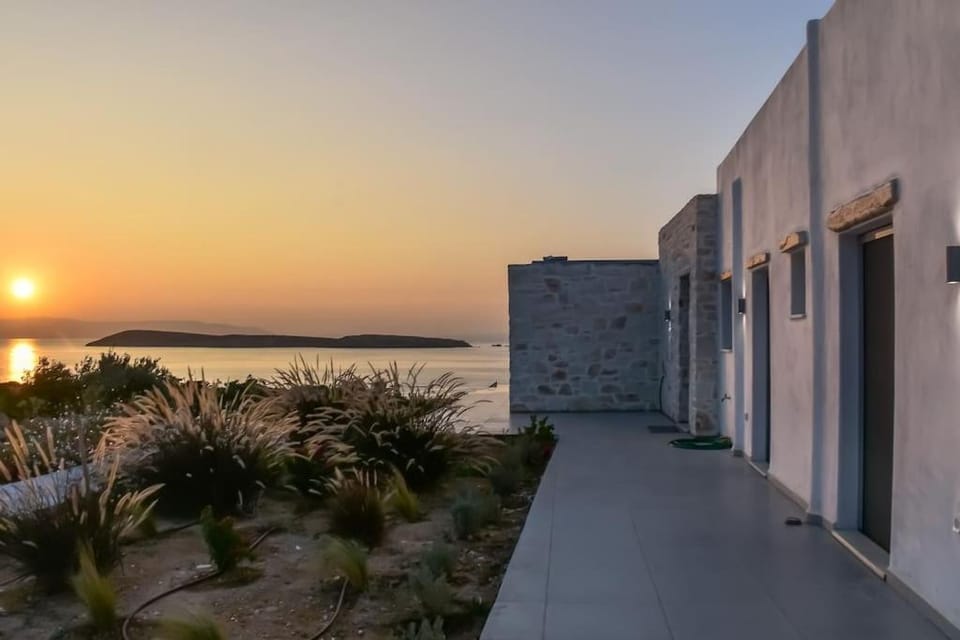 Drios Hillhouse House in Paros, Greece