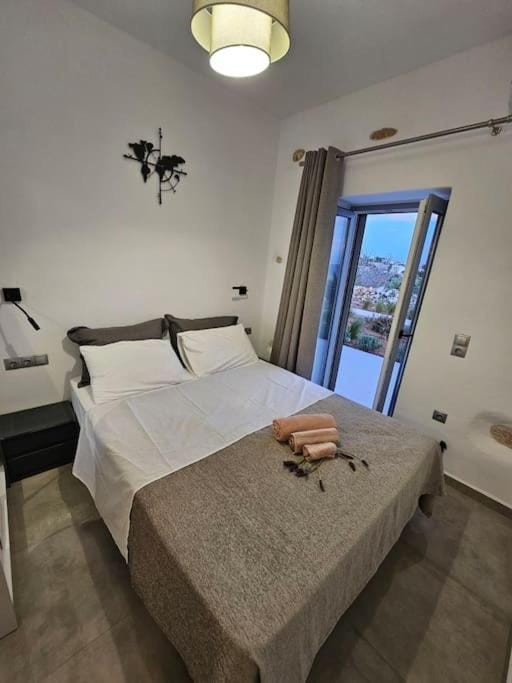 Drios Hillhouse House in Paros, Greece