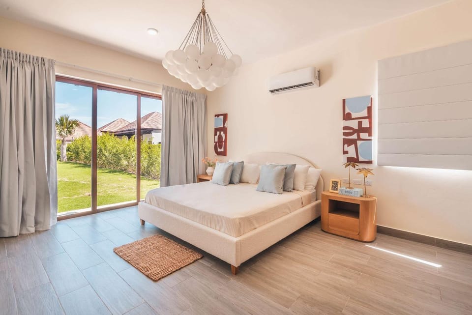 Bed, Photo of the whole room, Bedroom, air conditioner