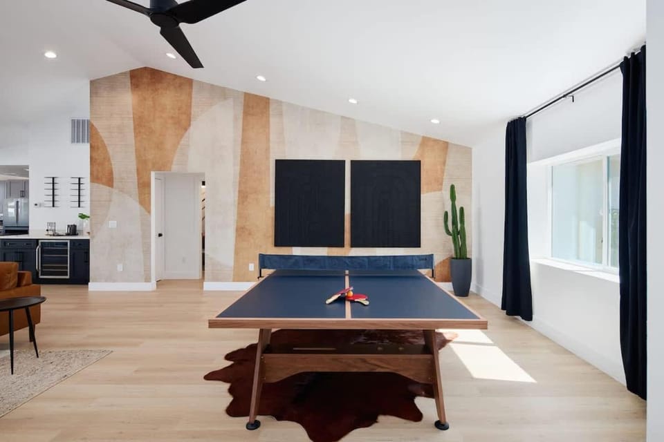 Monroe - Private Pool-Ping Pong- Stunning design House in Phoenix