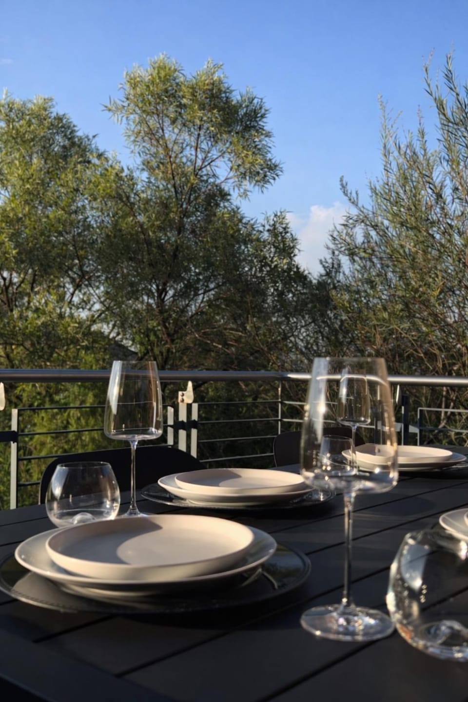 Upgraded Modern 2BR Suite Apartment in Roodepoort