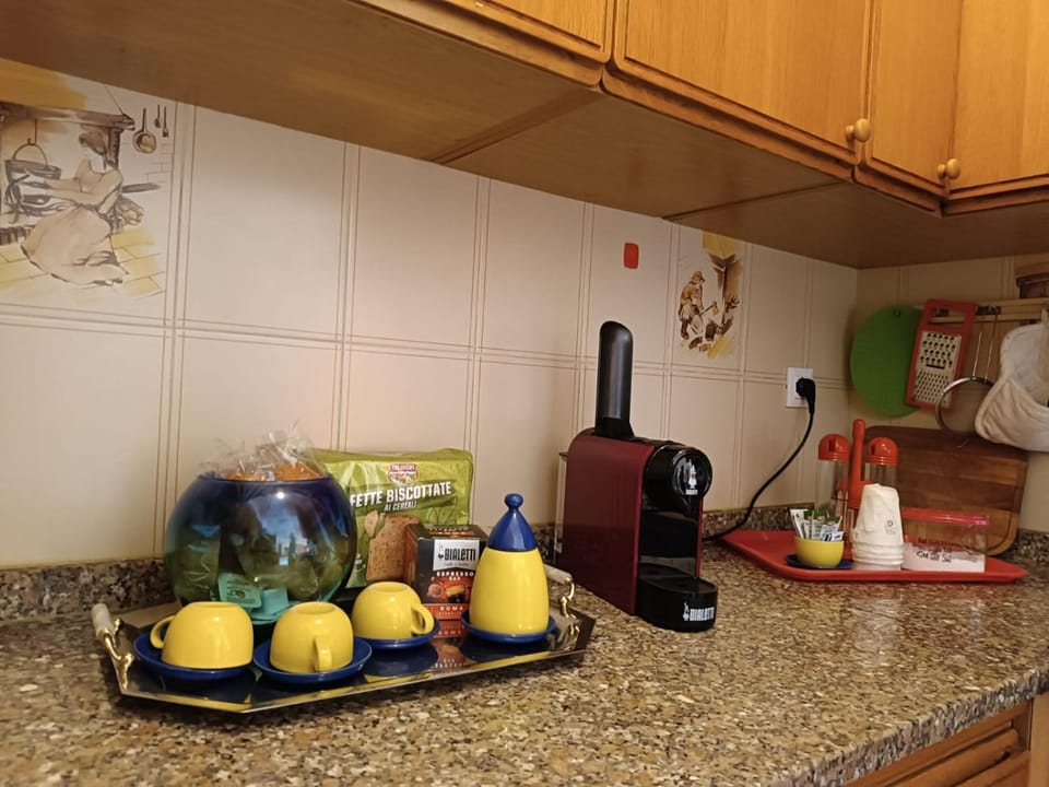 Coffee/tea facilities, Breakfast