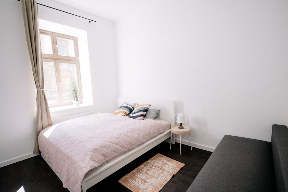 Piotrkowska 50 & Narutowicza Five-Room Elite Enclave - New Listing Apartment in Masovian Voivodeship