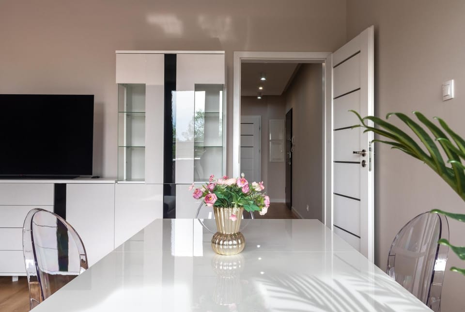 ROYAL Deluxe 2 rooms 6 persons Aquapark Down Town Apartment in Krakow