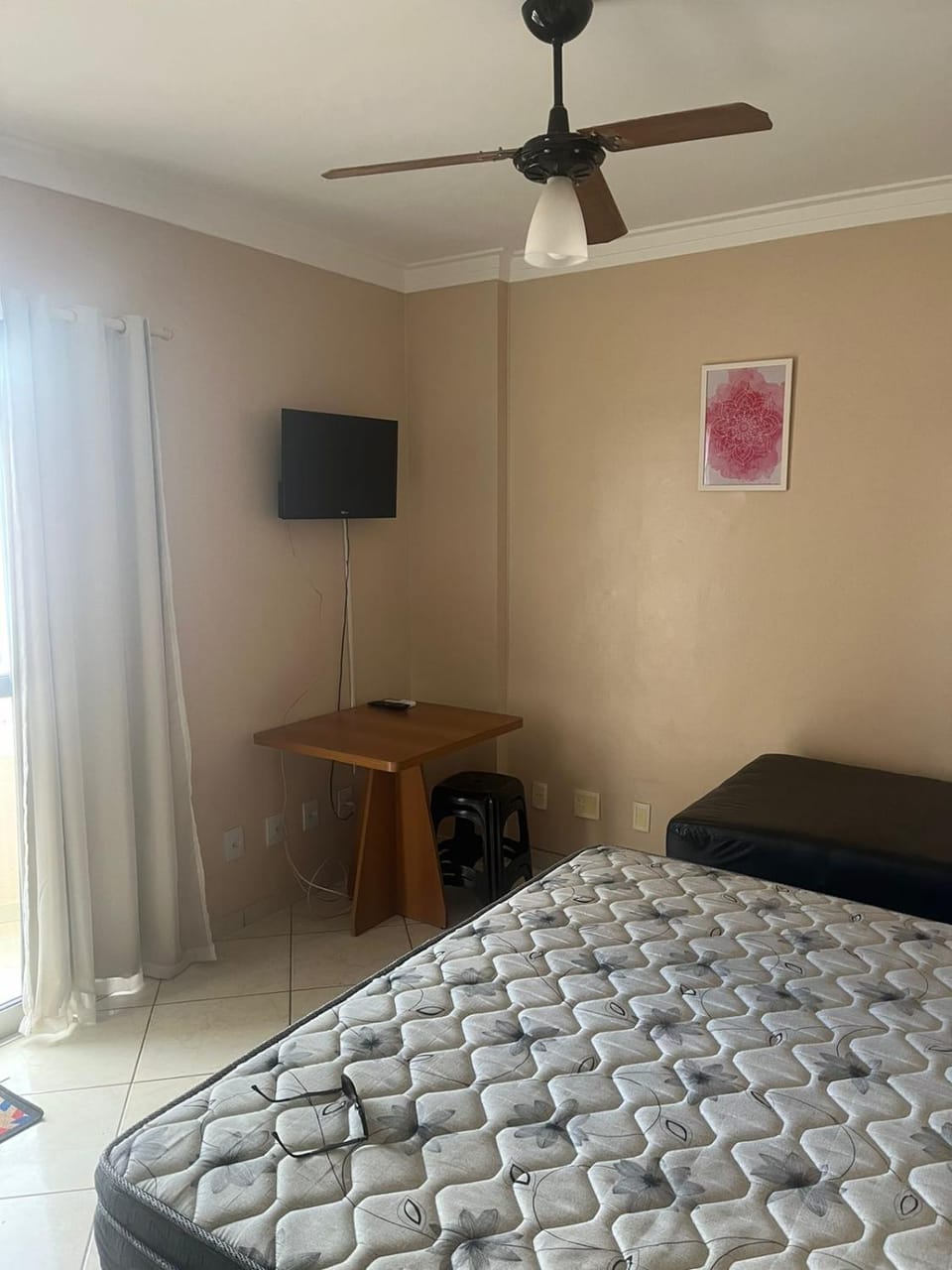 Bed, Photo of the whole room, Bedroom, fireplace