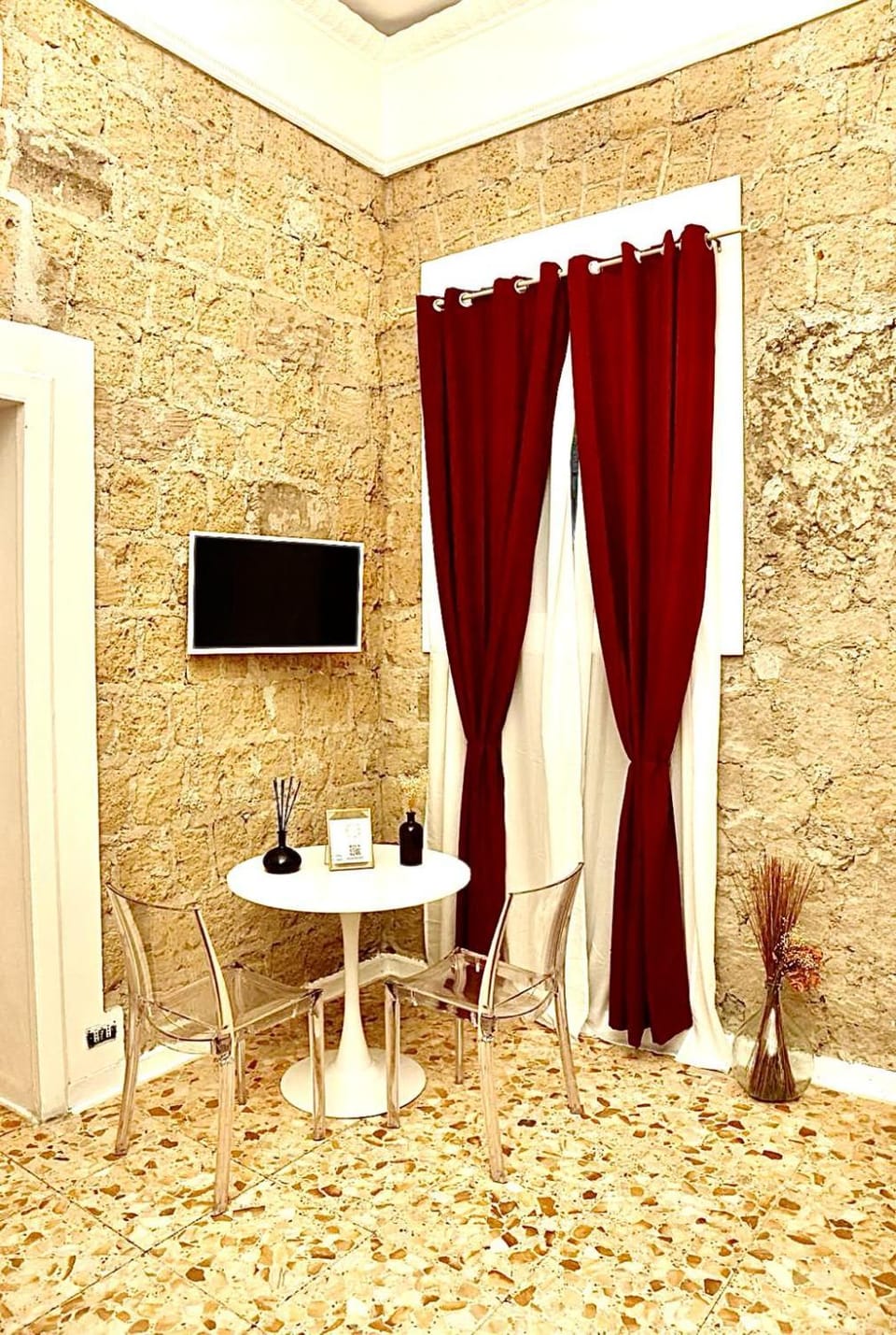 TV and multimedia, Dining area