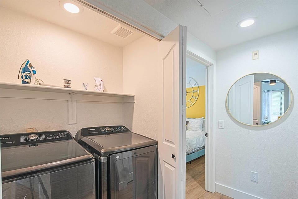 Zen Oasis & Resort Suite Remodeled 2-KingParking Apartment in Kierland