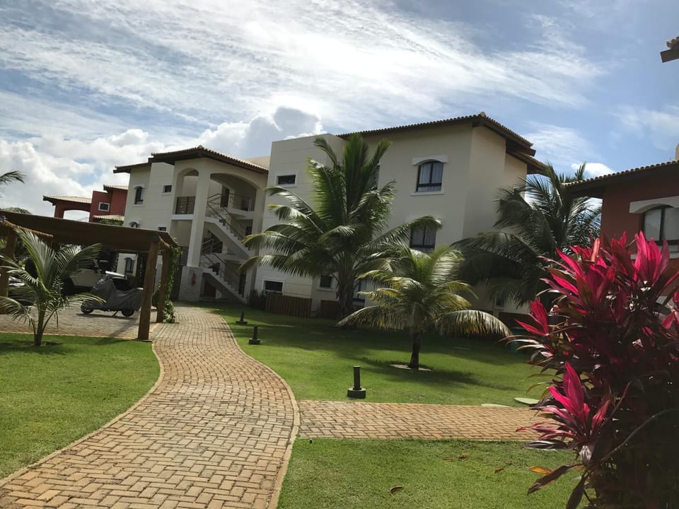 Facade/entrance, Garden