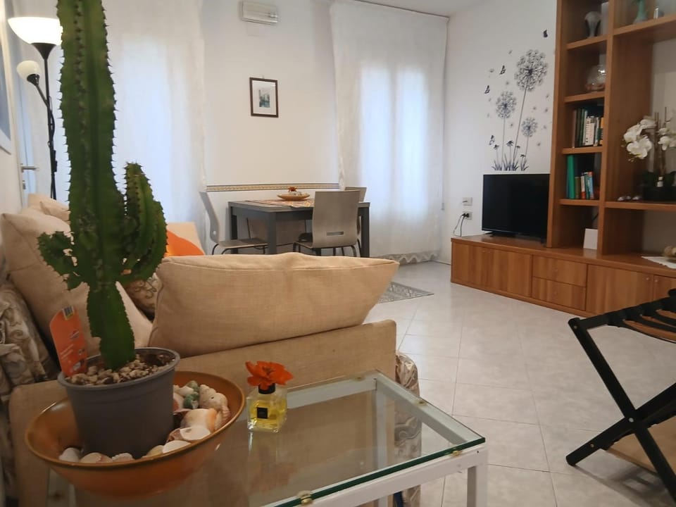 TV and multimedia, Living room, Dining area
