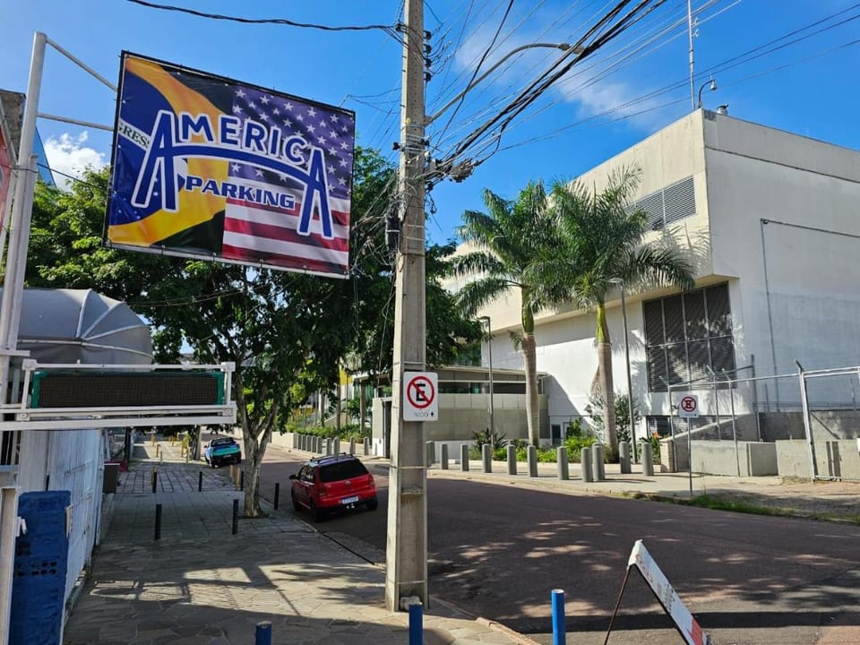 Neighbourhood, Street view, Location