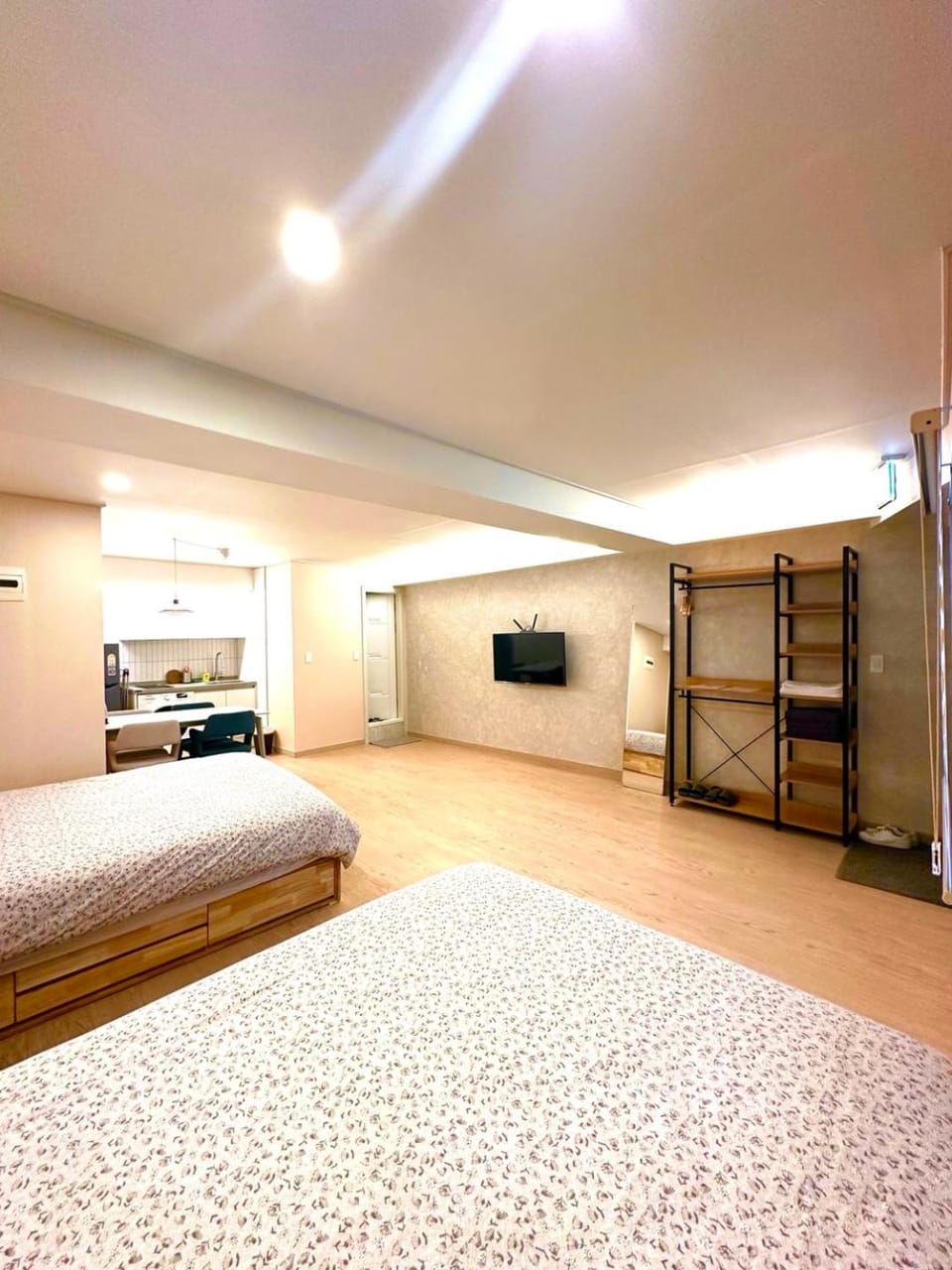 R Guesthouse Jongmyo Bed and Breakfast in Seoul