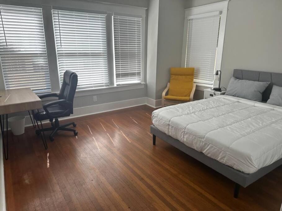 Luxury Stay in Montrose- Parma _ the Italian Plaza Nature lodge in Houston