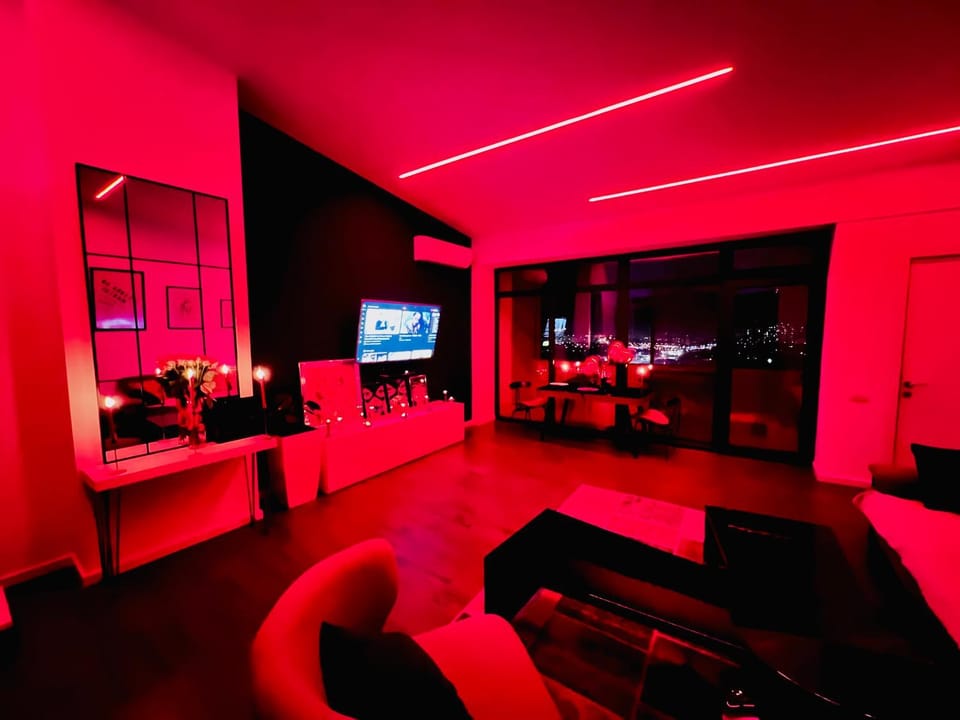 Communal lounge/ TV room, TV and multimedia, Seating area