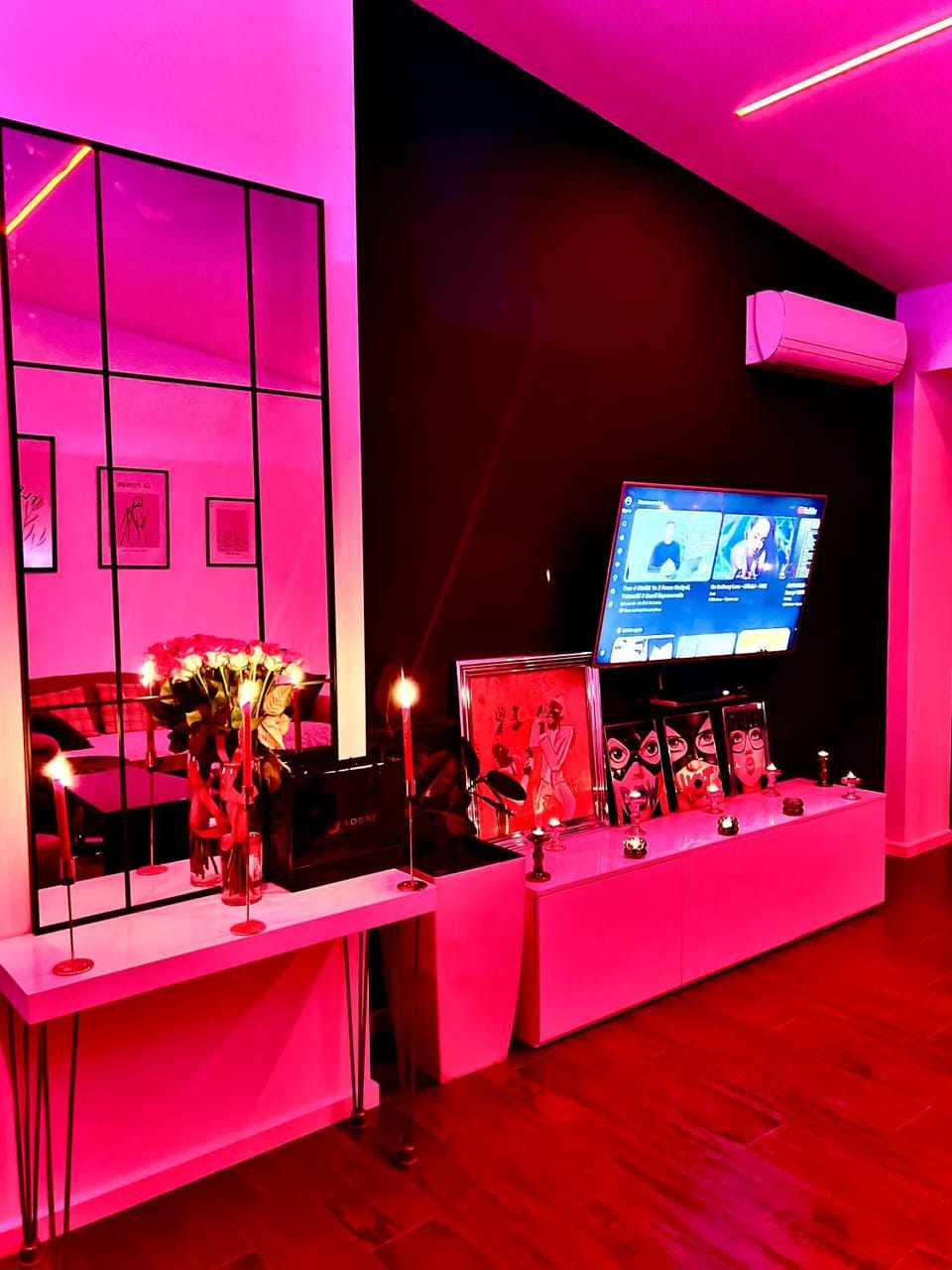 Communal lounge/ TV room